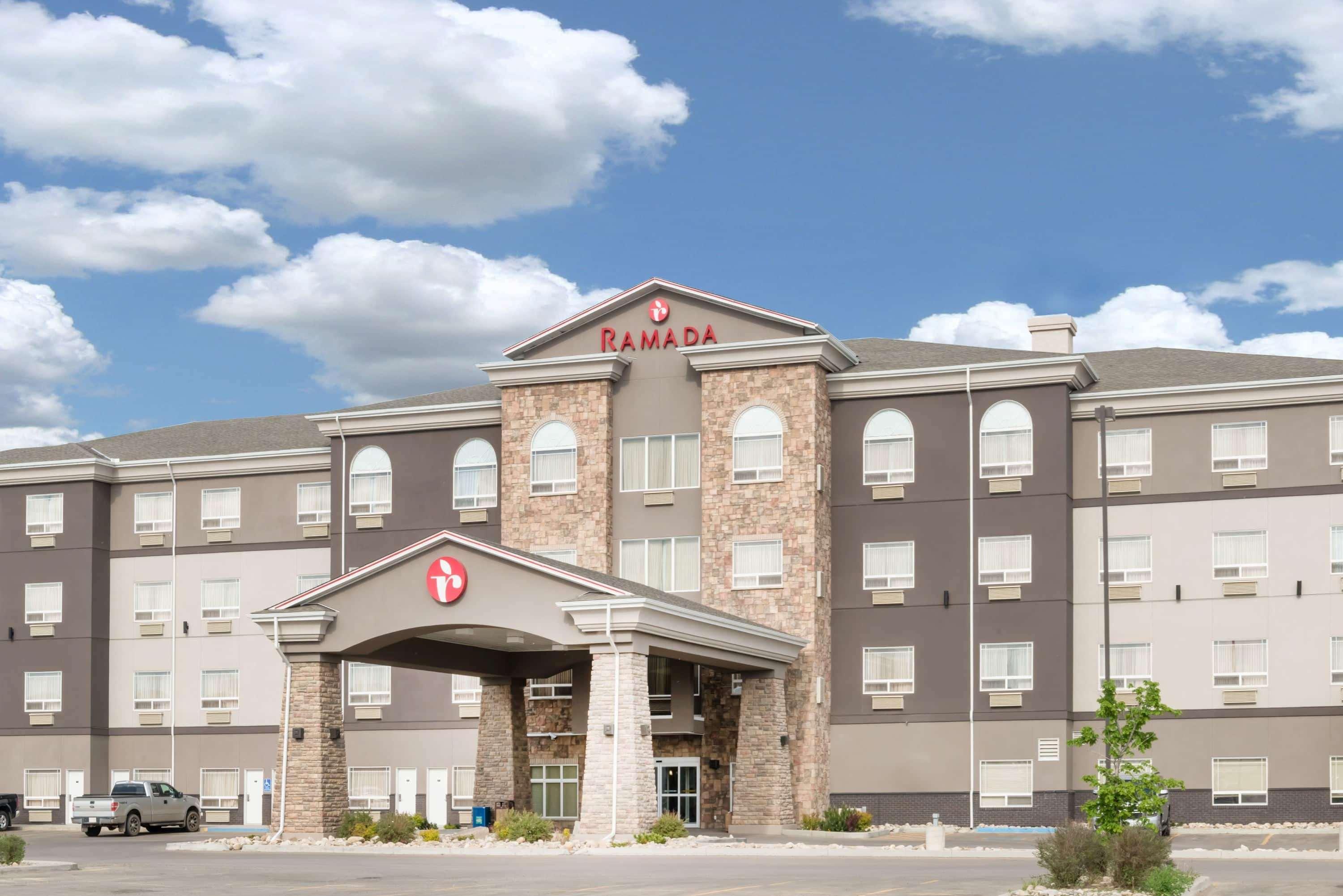 Ramada By Wyndham Olds Hotel Luaran gambar